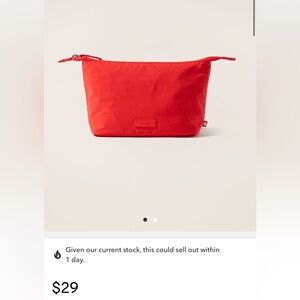 NWT Athleta Medium Cosmetic Case